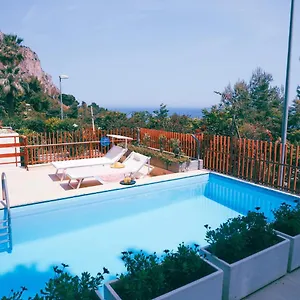 sea-apartment-pool-2.palermohotels.org/